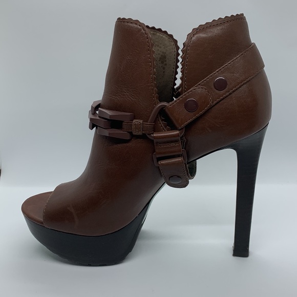 Lisa for Donald J. Pliner | size 7 | platform heels w/ straps & green soles - Picture 7 of 16